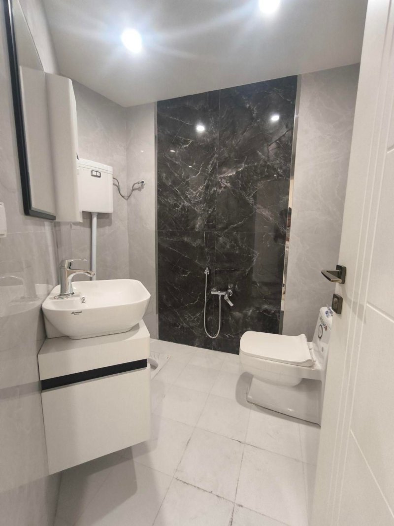 آپارتمان 95 متری دو خوابه در عباس‌آباد تهران13245115436