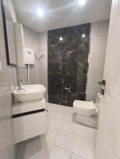 آپارتمان 95 متری دو خوابه در عباس‌آباد تهران