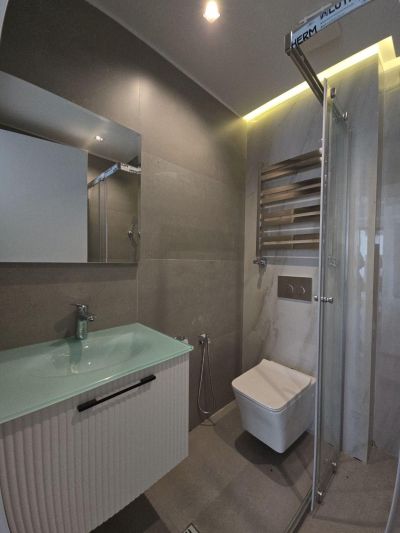 آپارتمان 156 متری سه خوابه در فرمانیه غربی تهران