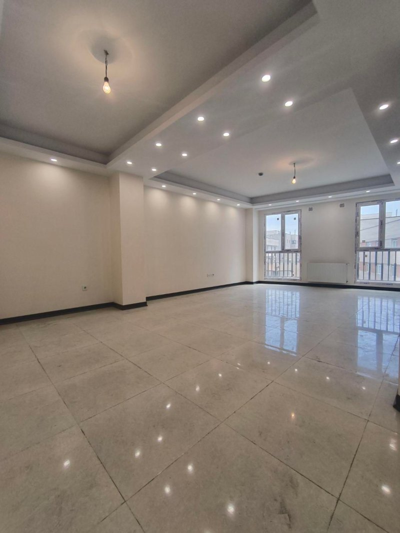 آپارتمان 95 متری دو خوابه در عباس‌آباد تهران13245115435