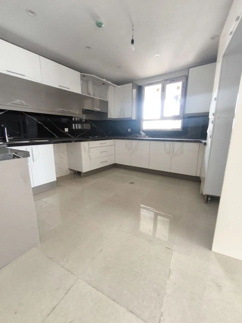 آپارتمان 100 متری دو خوابه در عباس‌آباد تهران13244815428