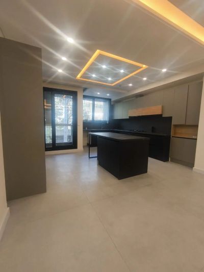 خانه 120 متری دو خوابه در سهروردی شمالی تهران