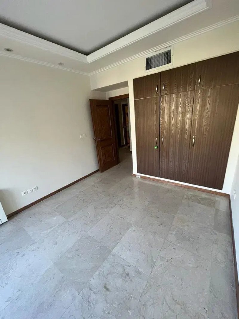 آپارتمان 148 متری سه خوابه در گاندی تهران13267015708