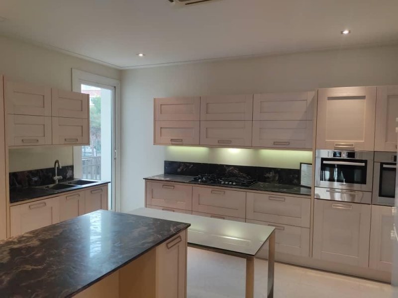 آپارتمان 240 متری سه خوابه در زعفرانیه تهران13268015724