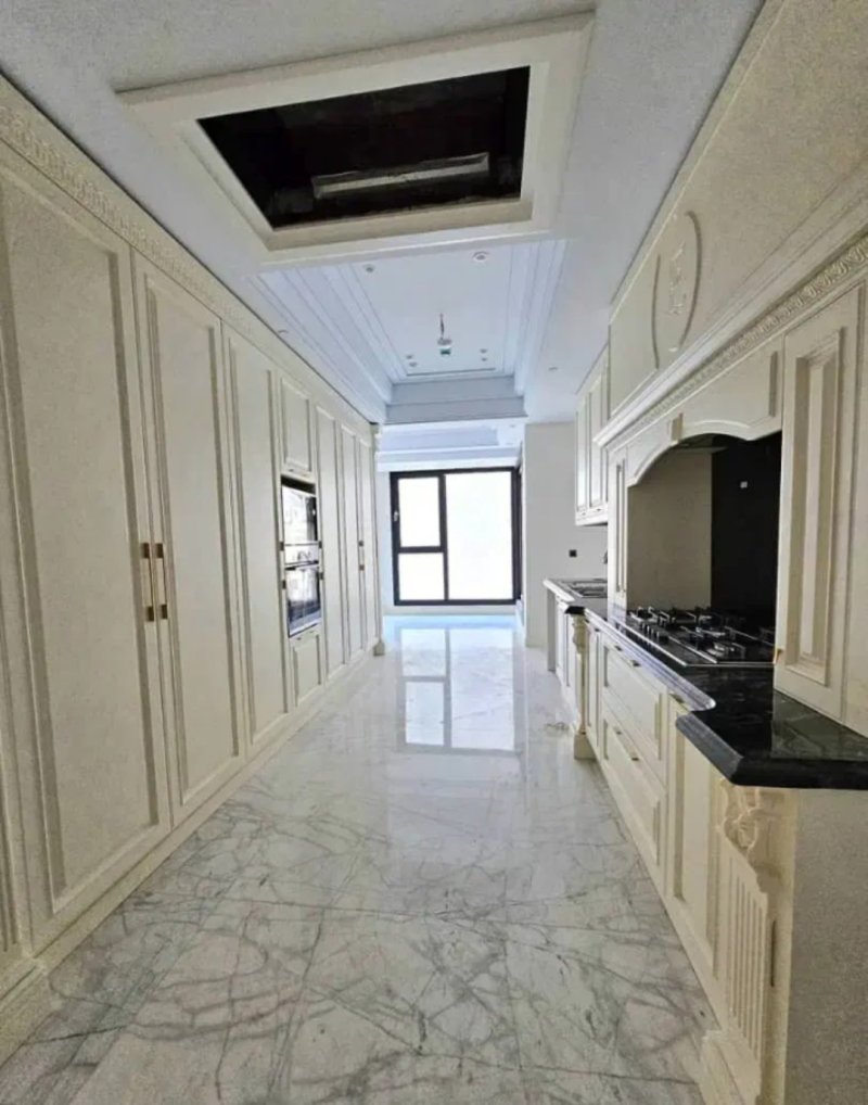 آپارتمان 270 متری سه خوابه در خیابان فرشته تهران13270615759