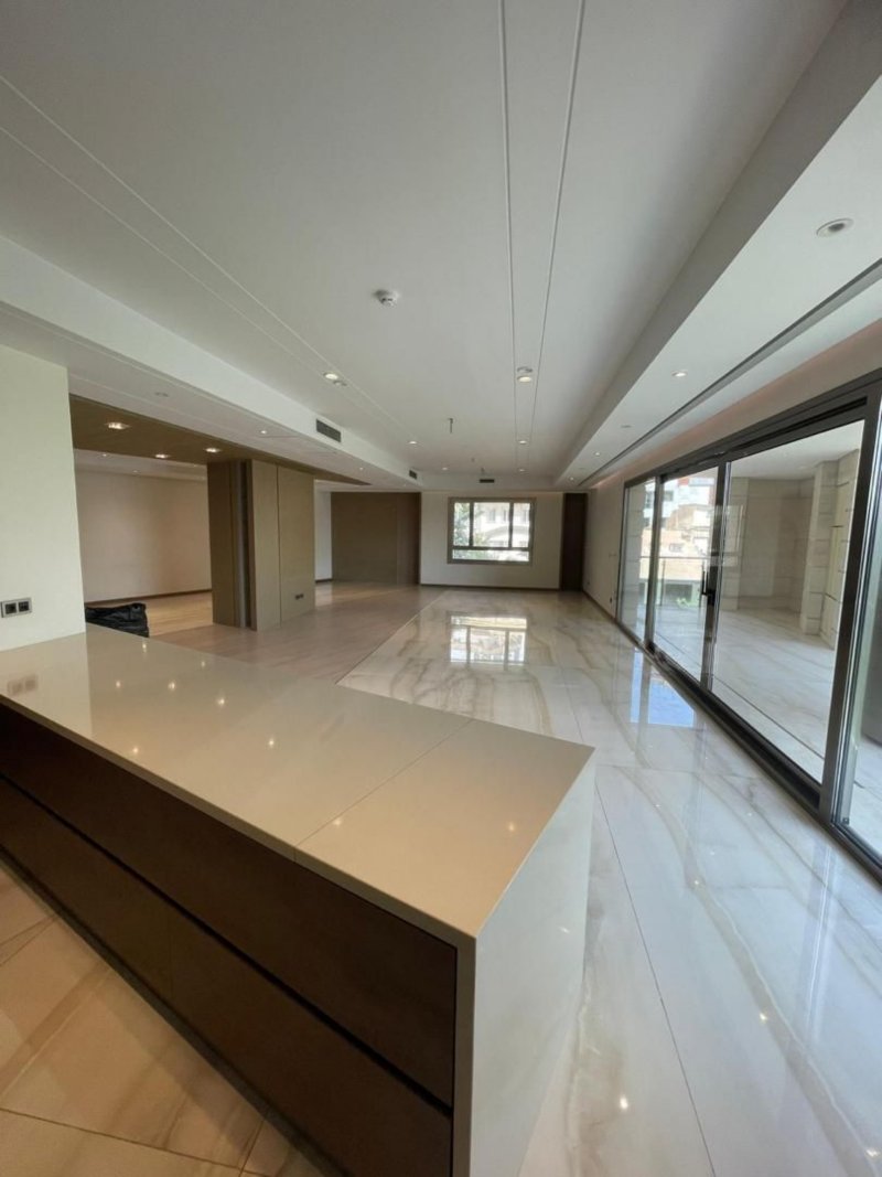 آپارتمان 260 متری سه خوابه در محمودی تهران13271515808