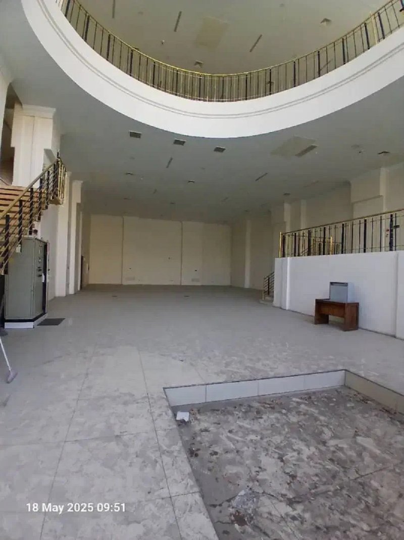 تجاری 315 متری در ولیعصر تهران13274315843