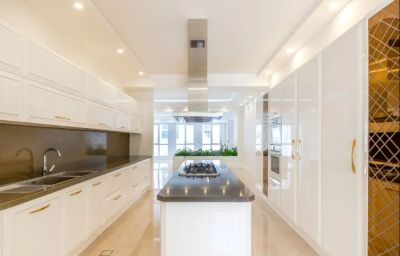 آپارتمان 260 متری سه خوابه در ولنجک تهران