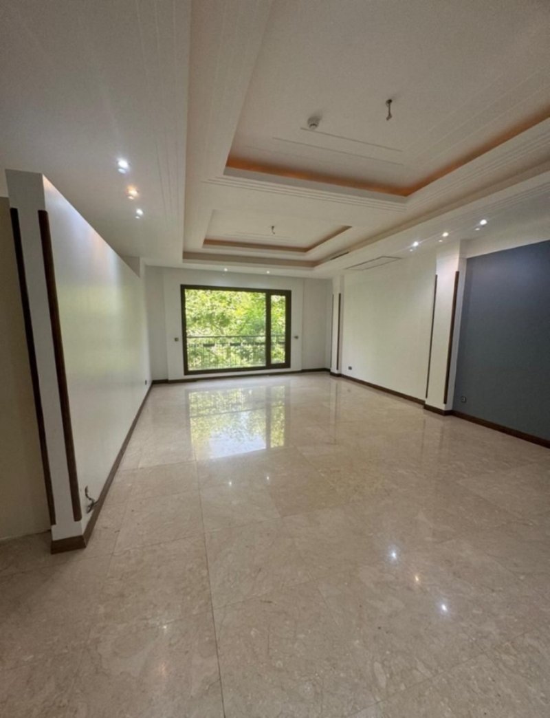 آپارتمان 200 متری سه خوابه در زعفرانیه تهران13289116077