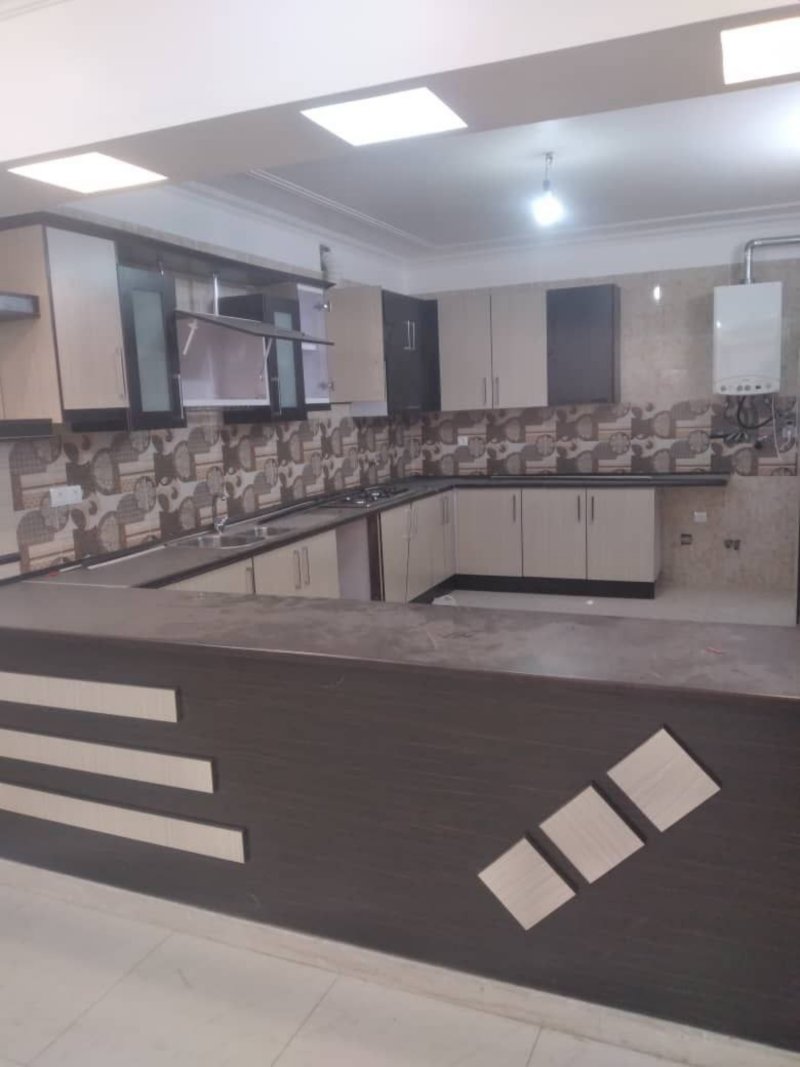 آپارتمان 82 متری دو خوابه در بلوار جمهوری یزد13308216590