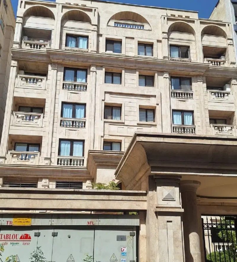 خانه 135 متری سه خوابه در سعادت آباد تهران13327216946