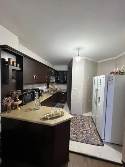 آپارتمان 104 متری دو خوابه در اردیبهشت بهارستان