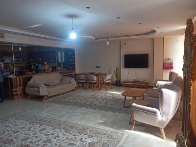 آپارتمان 168 متری سه خوابه در فروردین بهارستان