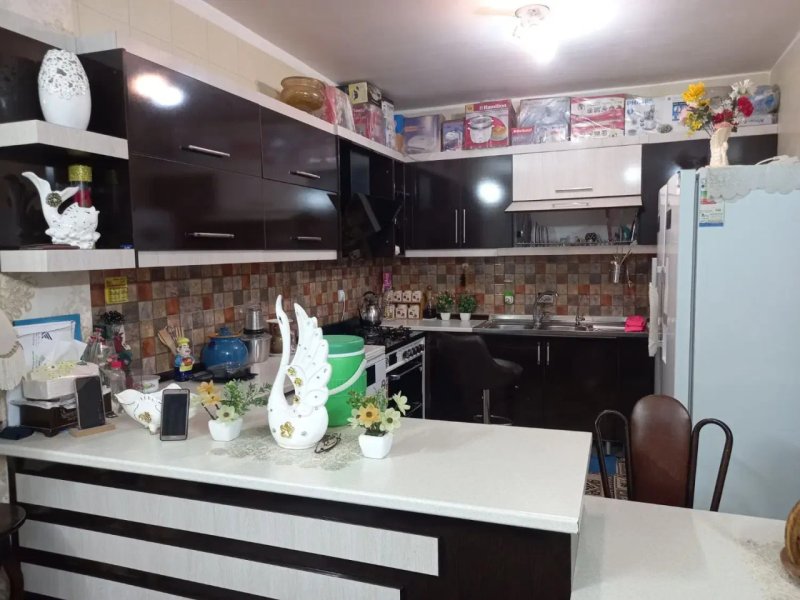 آپارتمان 82 متری دو خوابه در فاز ۱ بهارستان13355017485