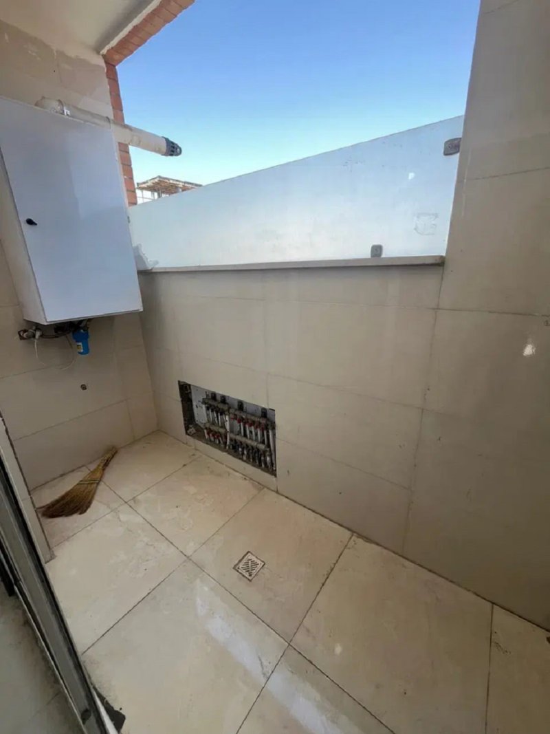 آپارتمان 87 متری یک خوابه در فاز ۱ بهارستان13357117534