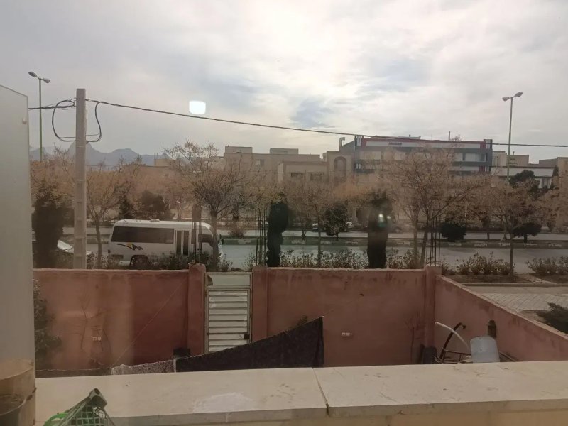 آپارتمان 168 متری سه خوابه در فروردین بهارستان13352317420