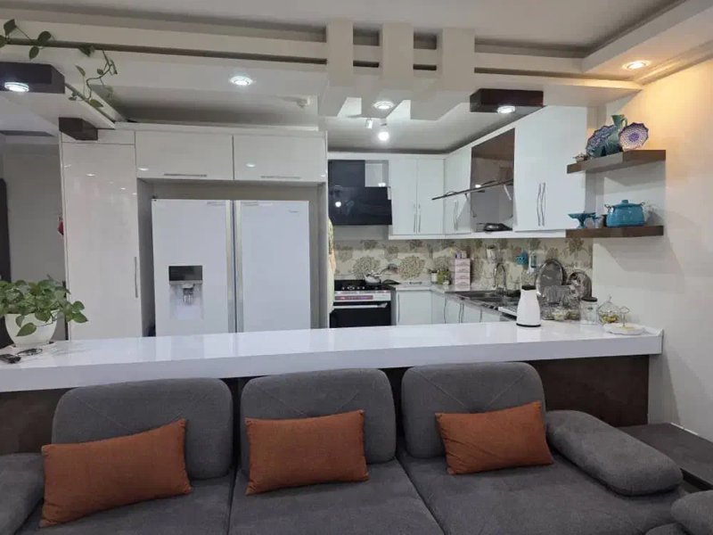 آپارتمان 80 متری دو خوابه در ولیعصر بهارستان13350817389