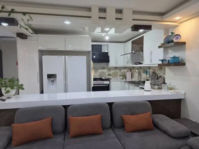 آپارتمان 80 متری دو خوابه در ولیعصر بهارستان