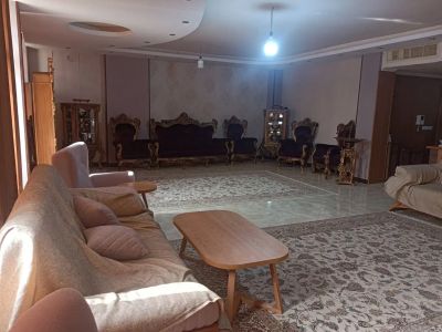 آپارتمان 168 متری سه خوابه در فروردین بهارستان