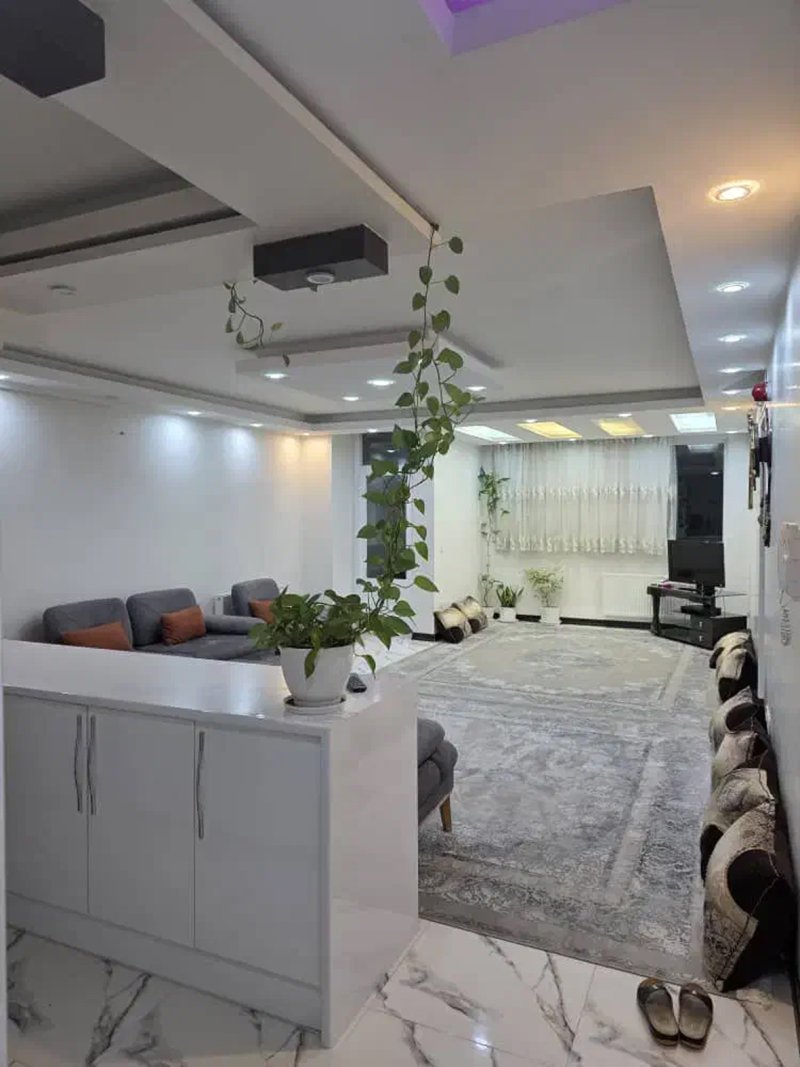 آپارتمان 80 متری دو خوابه در ولیعصر بهارستان13350817391