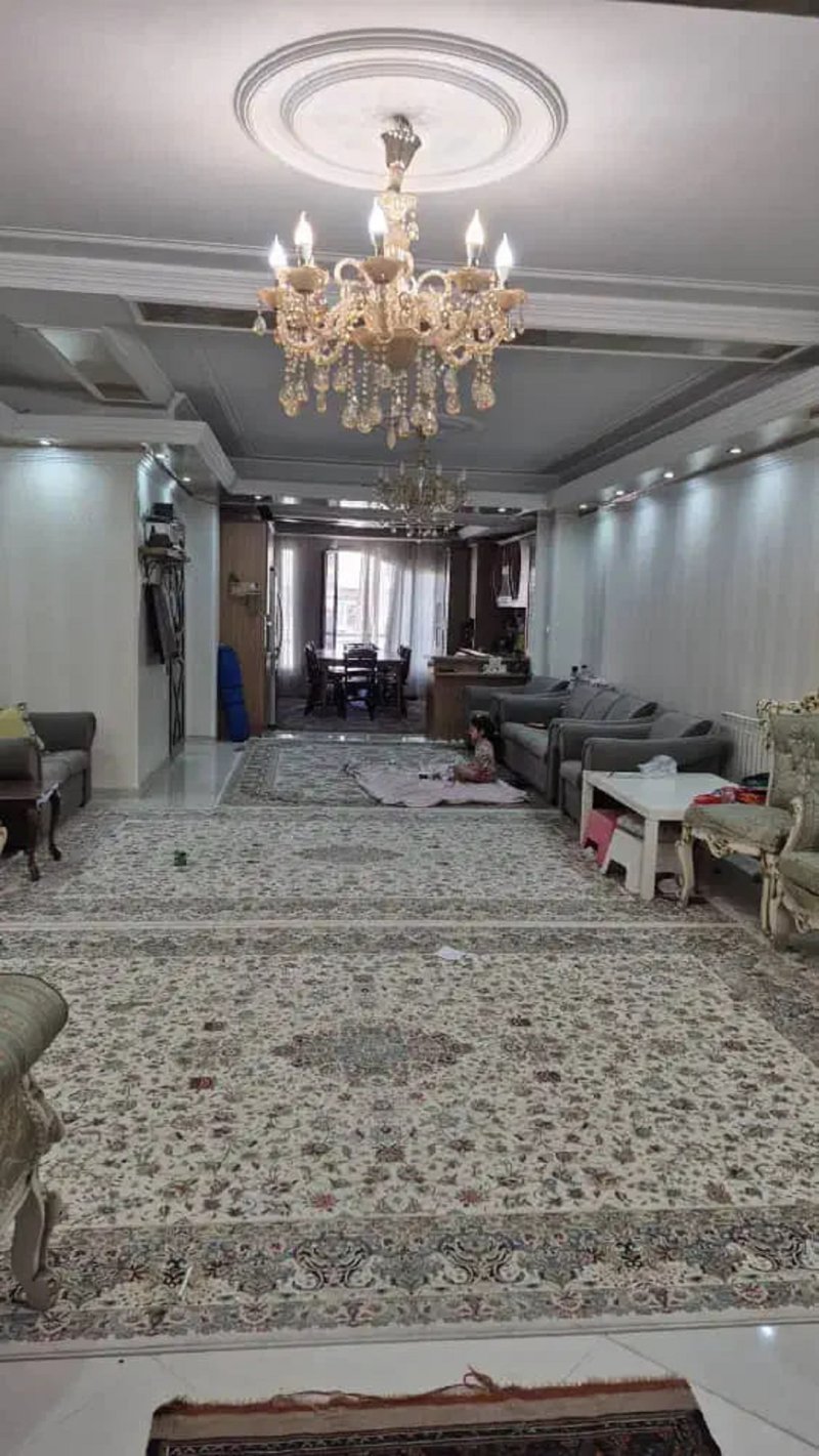 آپارتمان 100 متری دو خوابه در میدان لوزی تهران13359117575