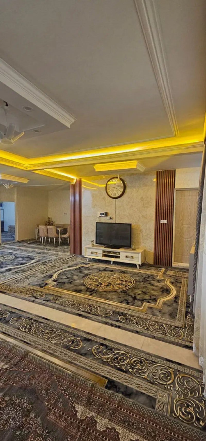 خانه 200 متری چهارخوابه در میدان بسیج نهاوند13363917738