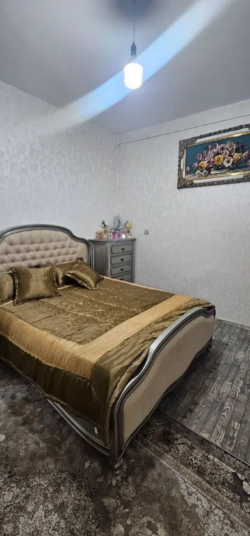 خانه 200 متری چهارخوابه در میدان بسیج نهاوند13363917740