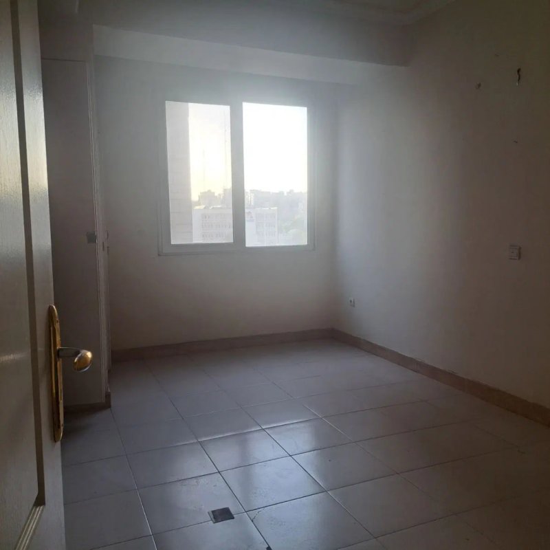 آپارتمان 145 متری سه خوابه در حشمتیه تهران13369717815