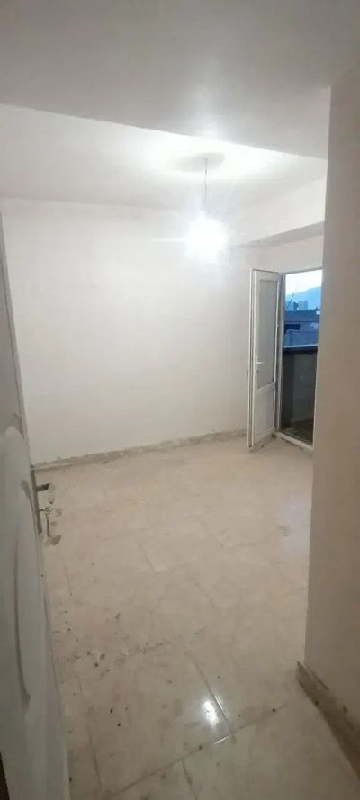 آپارتمان 82 متری دو خوابه در کوی تعاون نهاوند