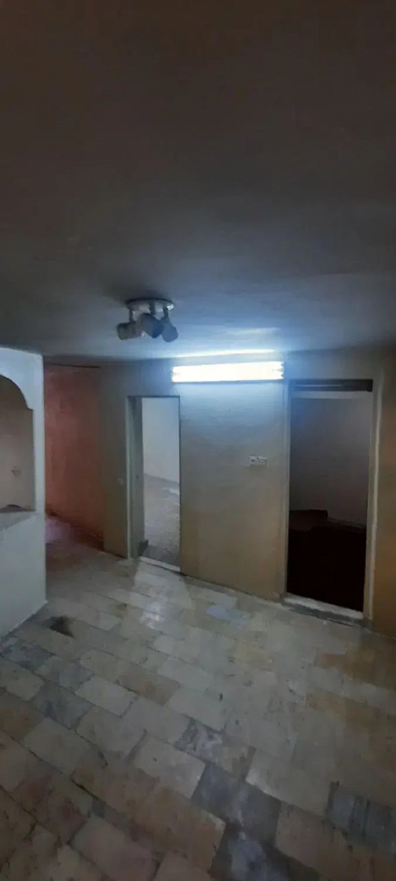 آپارتمان 70 متری دو خوابه در حشمتیه تهران13370917873