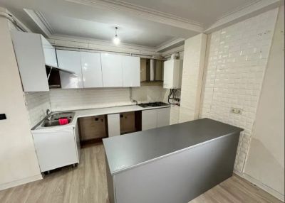 آپارتمان 74 متری دو خوابه در بلوار معلم بندرانزلی