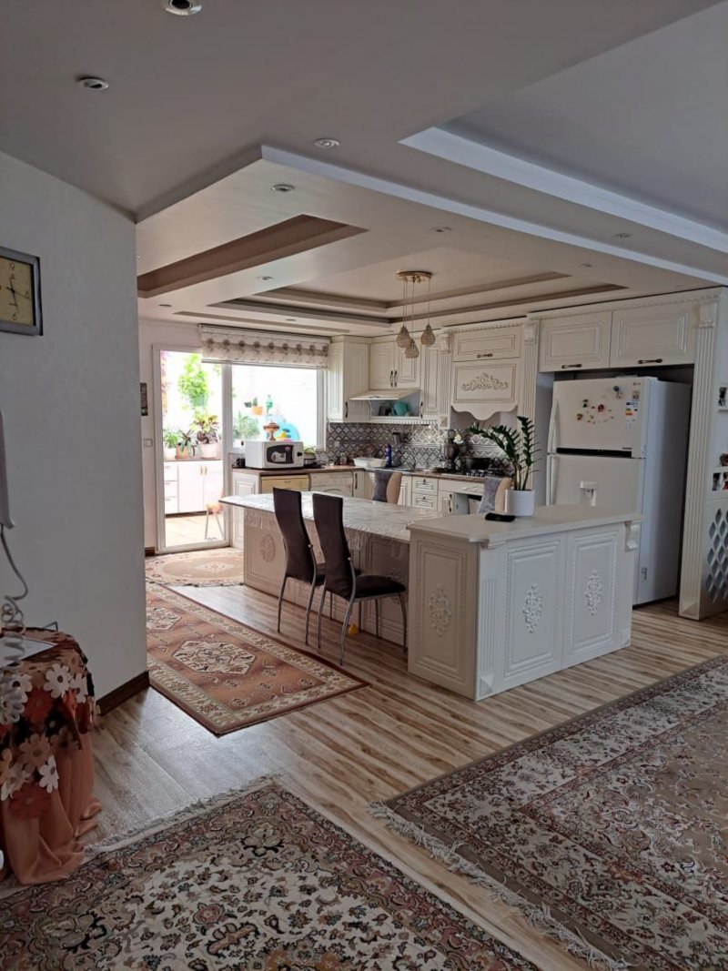 ویلا 240 متری سه خوابه در تهران13431818818