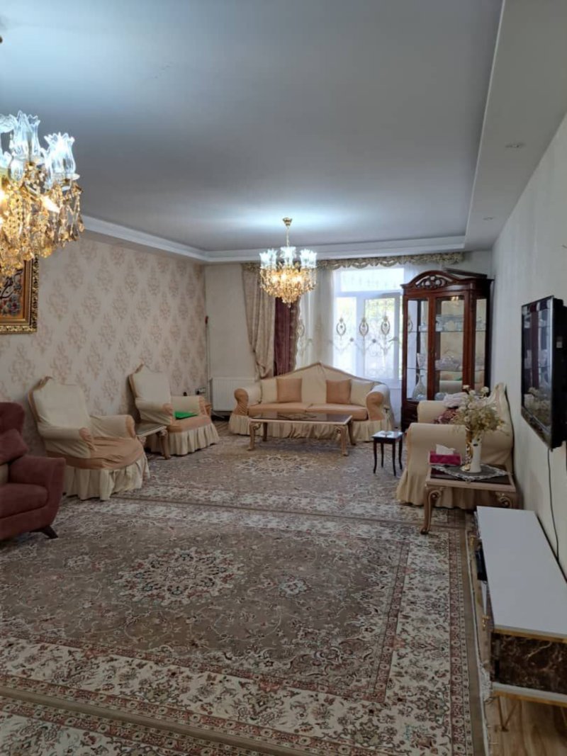 ویلا 240 متری سه خوابه در تهران13431818817