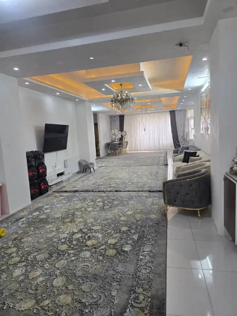 آپارتمان 95 متری دو خوابه در بلوار زرافشان اسلام شهر13429518785