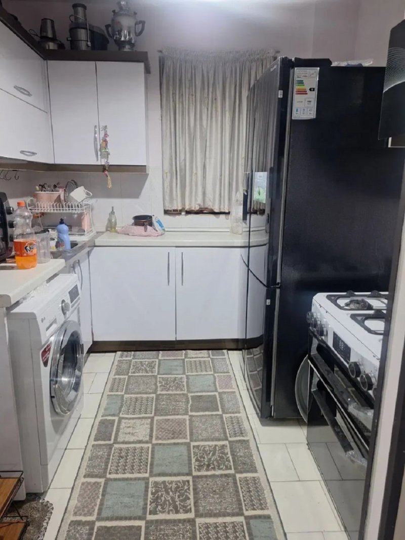 آپارتمان 90 متری دو خوابه در بلوار فروردین گلبهار13439619062