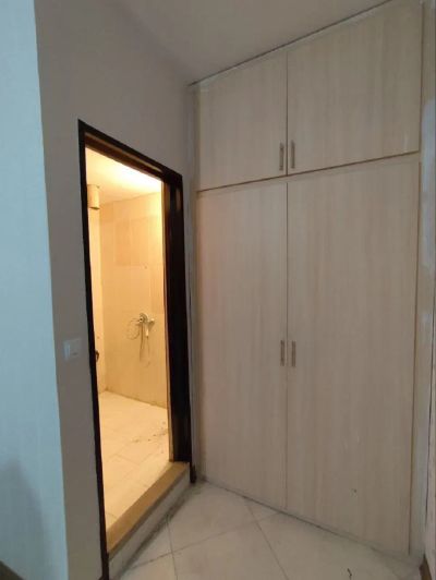 آپارتمان 85 متری دو خوابه در خیابان جمهوری گلبهار