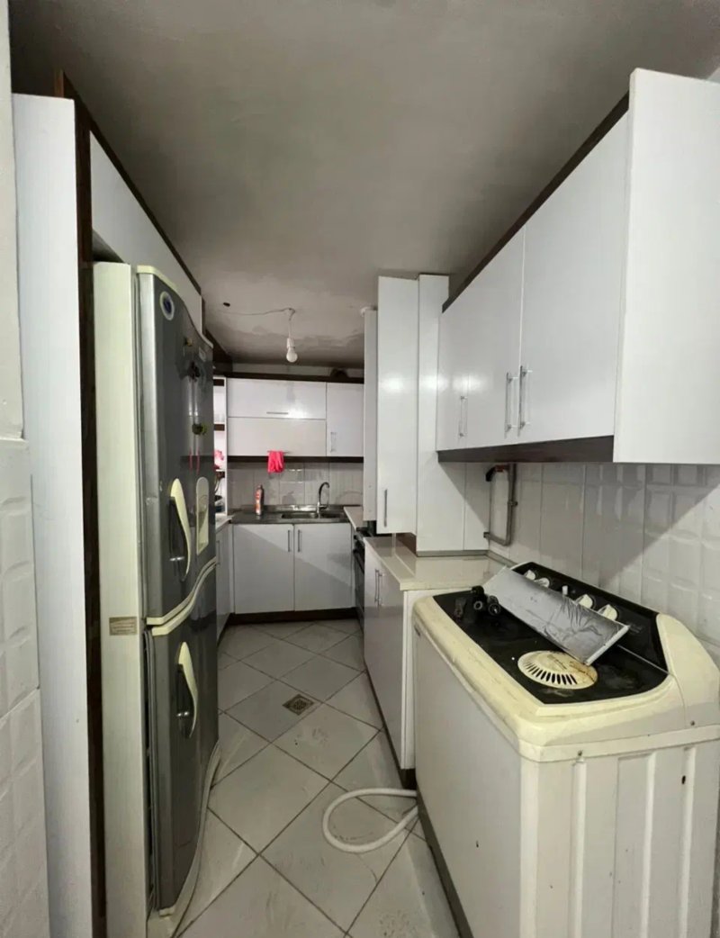 آپارتمان 78 متری دو خوابه در خیابان جمهوری گلبهار13452019267