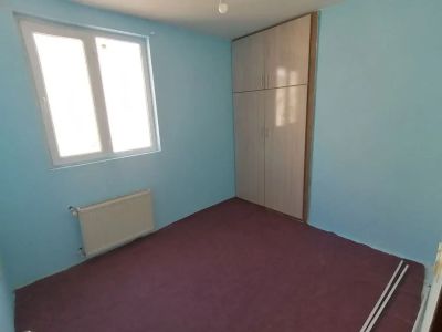 آپارتمان 80 متری دو خوابه در خیابان جمهوری گلبهار