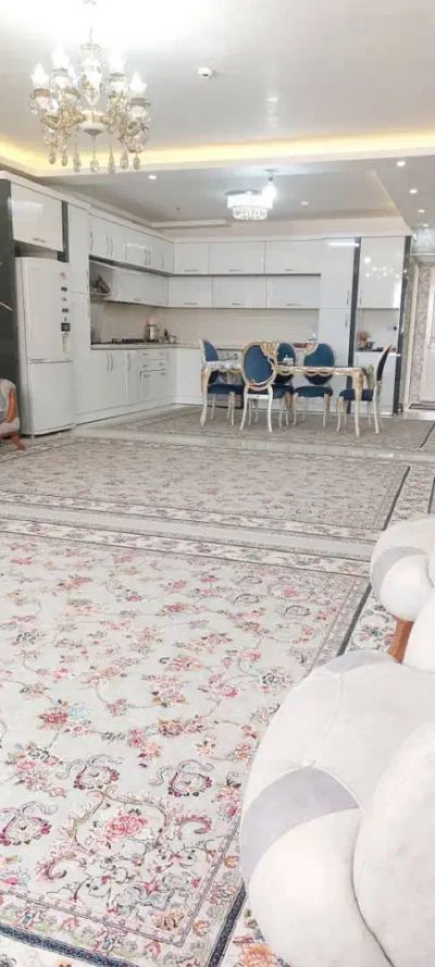 آپارتمان 131 متری سه خوابه در گلبهار