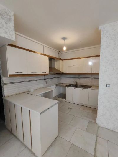 آپارتمان 85 متری دو خوابه در گلبهار