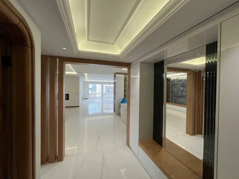 آپارتمان 190 متری سه خوابه در چهارباغ بالا اصفهان13462319431