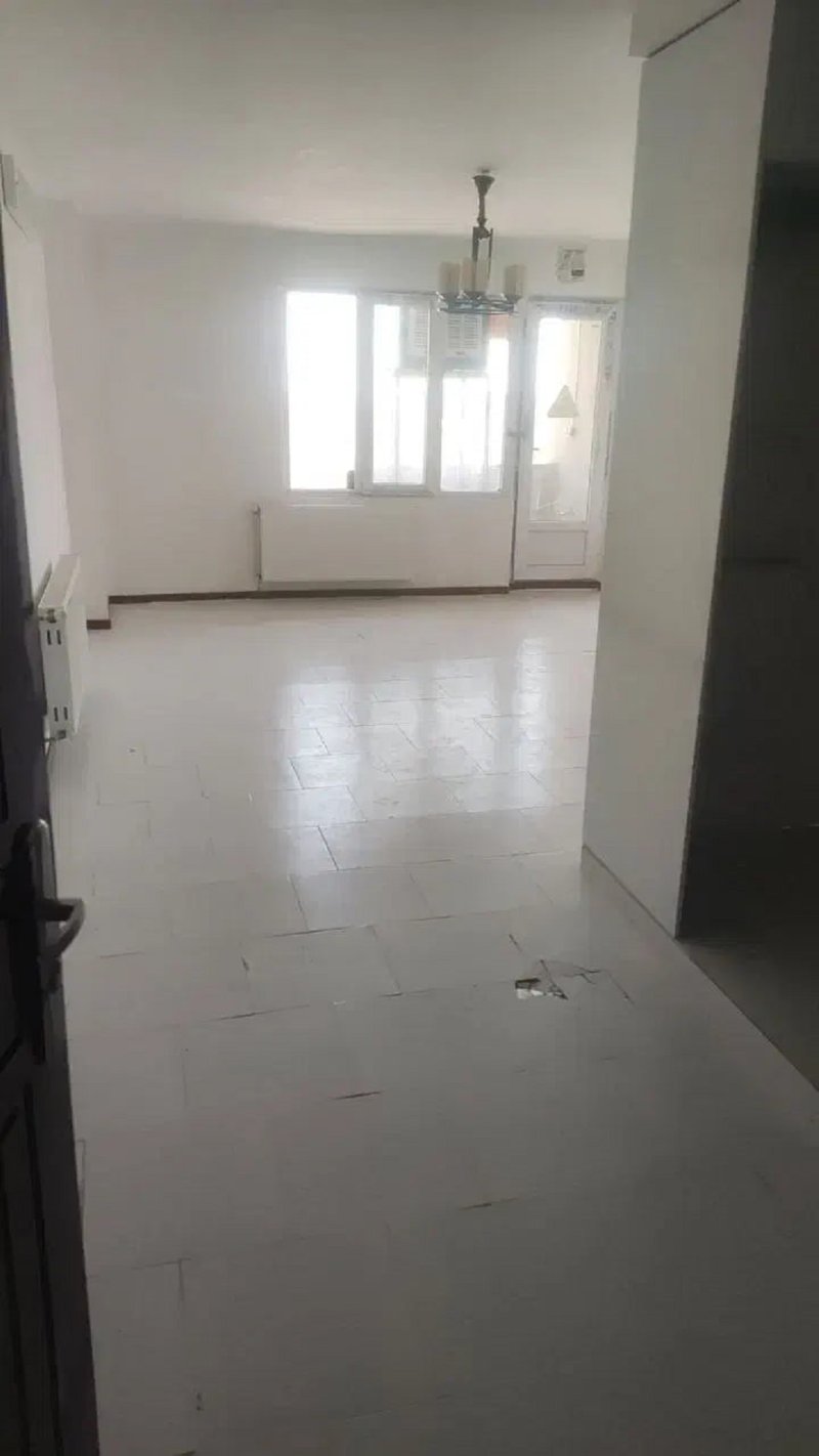 آپارتمان 80 متری دو خوابه در خیابان جمهوری گلبهار13474819580