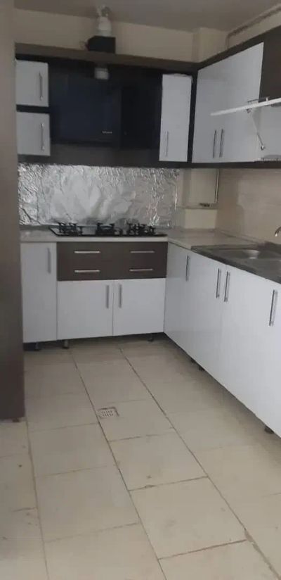 آپارتمان 70 متری دو خوابه در خیابان جمهوری گلبهار