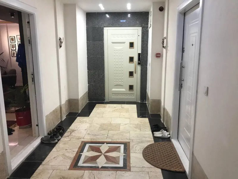 آپارتمان 150 متری سه خوابه در خیابان جمهوری گلبهار13475419599