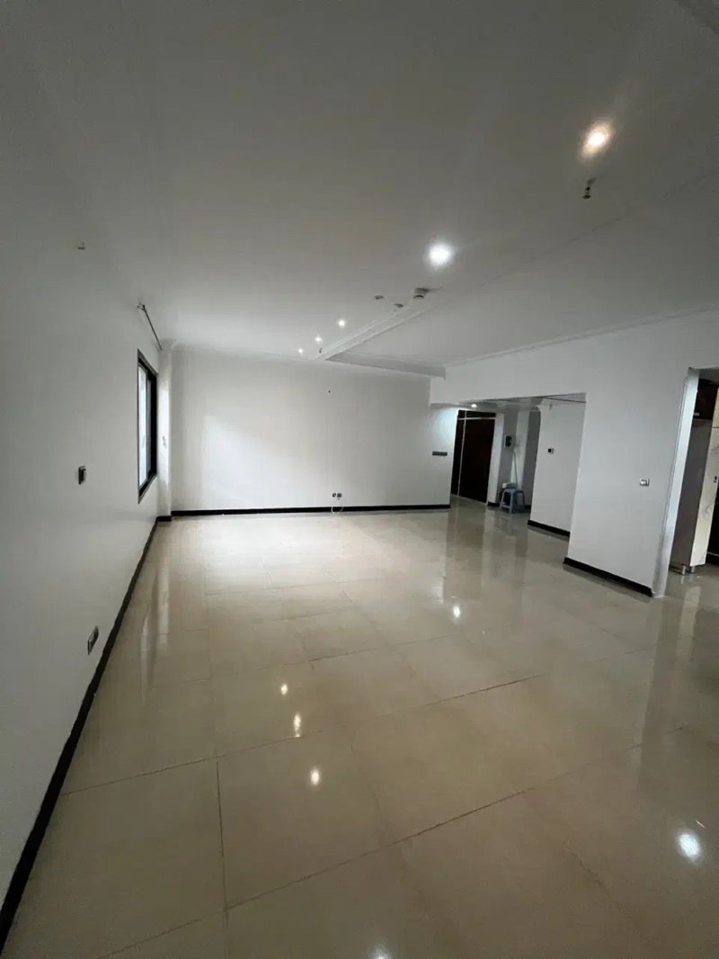 آپارتمان 145 متری سه خوابه در شهرک کارمندان کرمانشاه13481519720