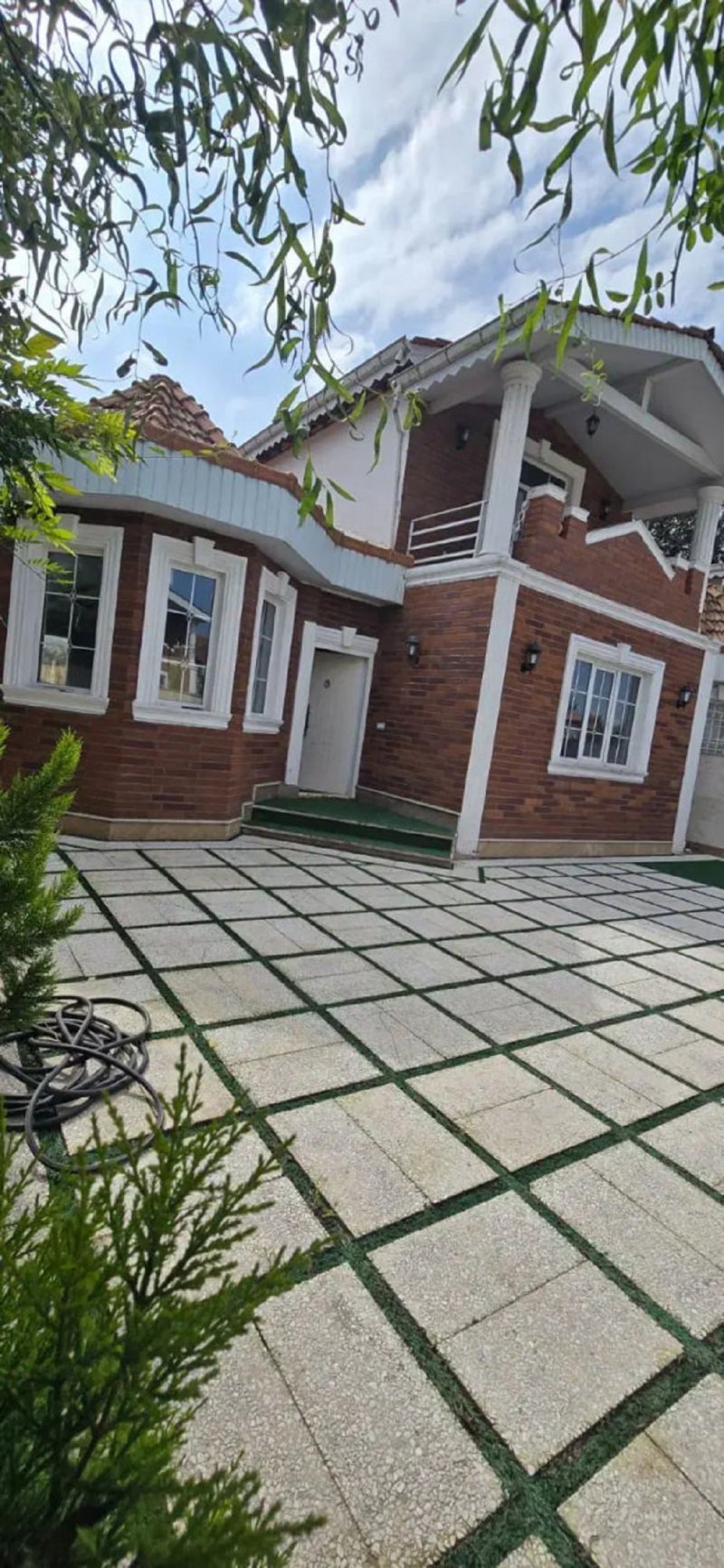 ویلا 300 متری سه خوابه در زیباکنار13484419771