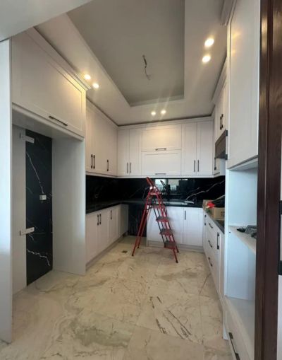 آپارتمان 170 متری سه خوابه در آجودانیه غربی تهران