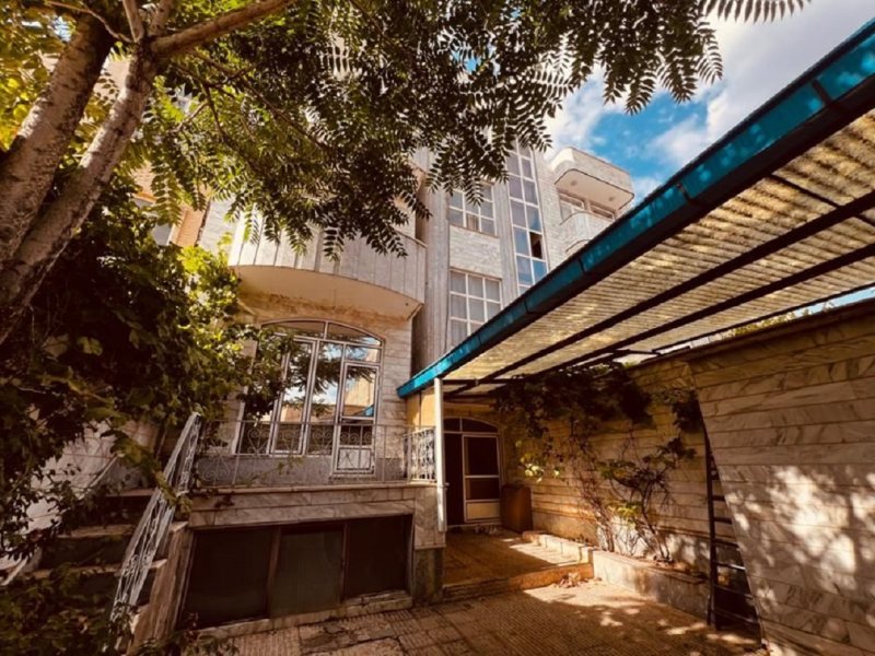 خانه 122 متری چهارخوابه در میدان ارغوان تبریز13490419889