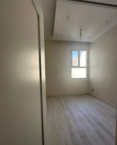 آپارتمان 170 متری سه خوابه در آجودانیه غربی تهران