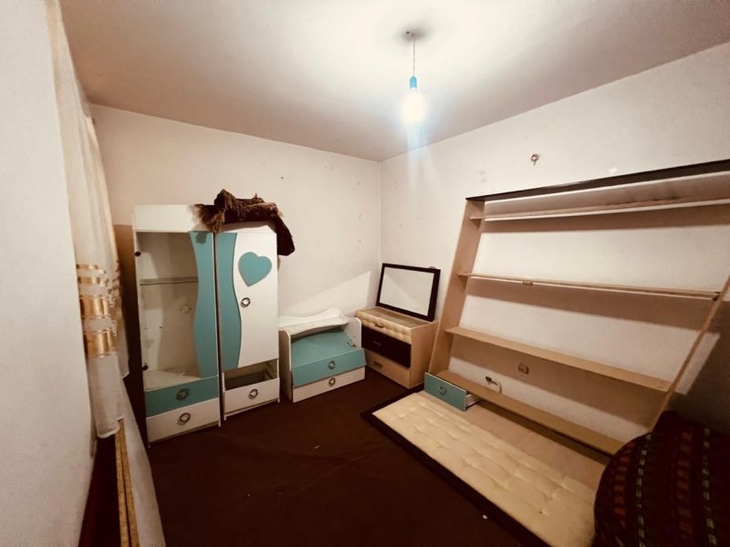 خانه 122 متری چهارخوابه در میدان ارغوان تبریز13490419893